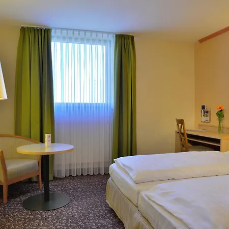 Hotel Amber / Stuttgart 3*