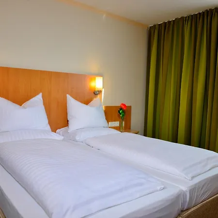 Hotel Plaza 4*