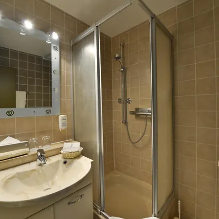 Hotel Plaza 4*