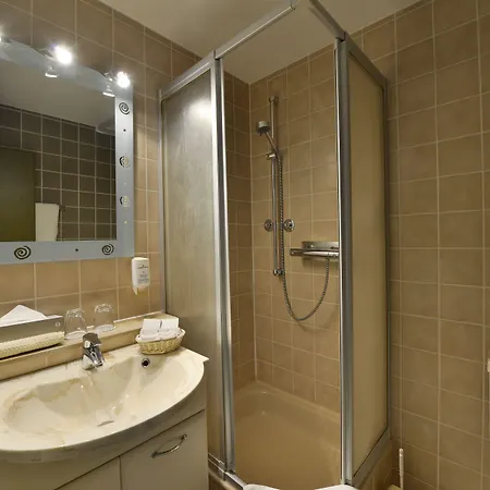 Hotel Plaza 3*